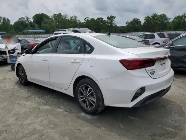 3KPF24AD1PE557272 2023 KIA FORTE - Image 2