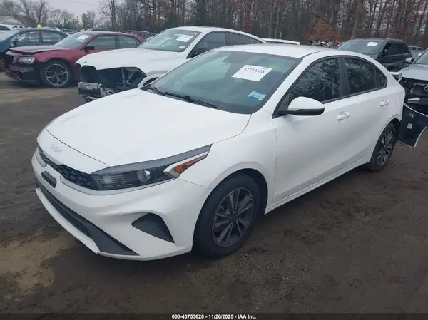 3KPF24AD1PE557465 2023 KIA FORTE - Image 2