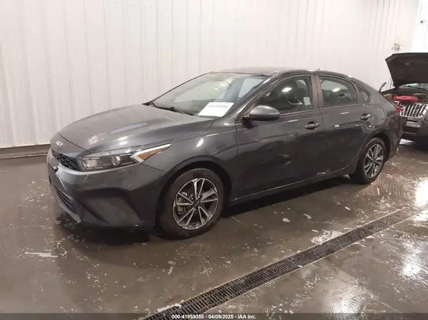 3KPF24AD1PE558342 2023 KIA FORTE - Image 2