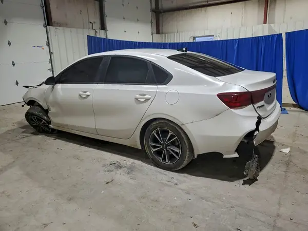 3KPF24AD1PE558910 2023 KIA FORTE - Image 2