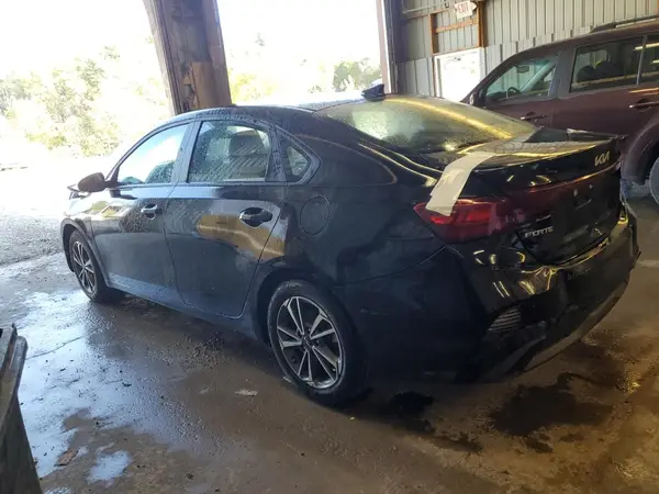 3KPF24AD1PE562679 2023 KIA FORTE - Image 2