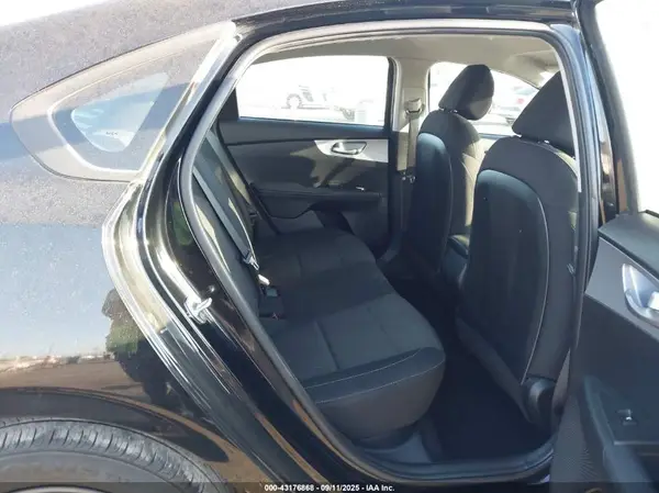 3KPF24AD1PE567459 2023 KIA FORTE - Image 8