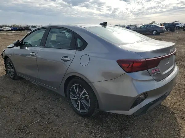 3KPF24AD1PE567994 2023 KIA FORTE - Image 2