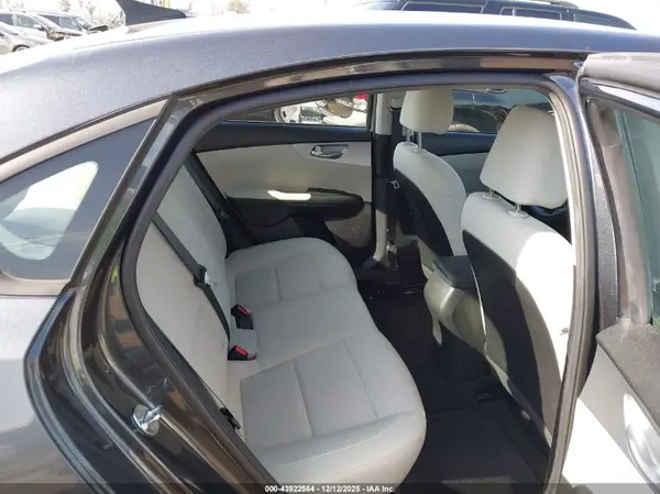 3KPF24AD1PE569518 2023 KIA FORTE - Image 8