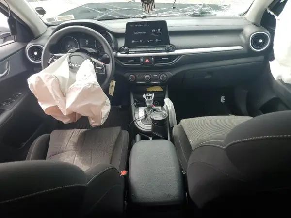 3KPF24AD1PE570622 2023 KIA FORTE - Image 8