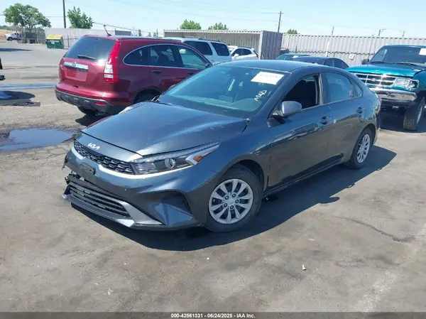3KPF24AD1PE572371 2023 KIA FORTE - Image 2