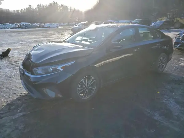 3KPF24AD1PE572838 2023 KIA FORTE - Image 1
