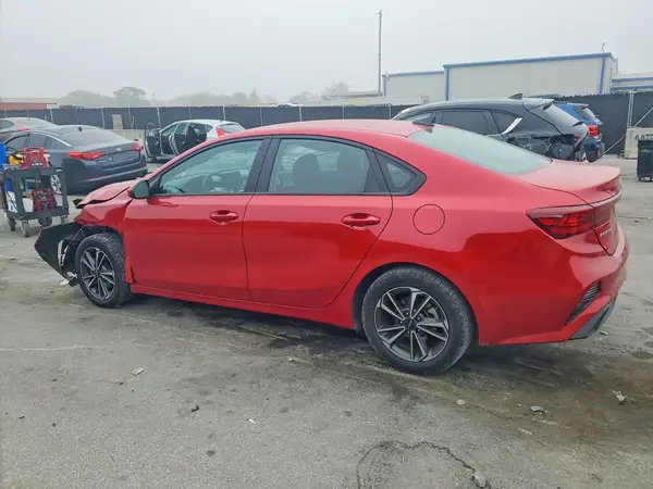3KPF24AD1PE574895 2023 KIA FORTE - Image 2