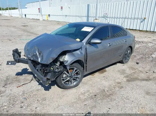 3KPF24AD1PE575108 2023 KIA FORTE - Image 2