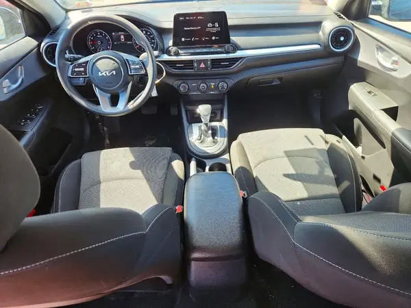 3KPF24AD1PE575805 2023 KIA FORTE - Image 8