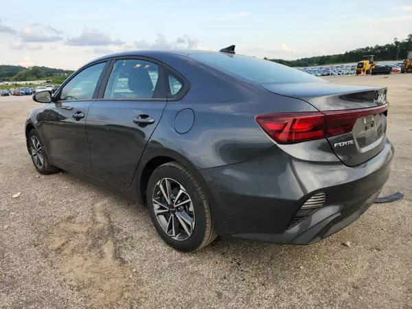 3KPF24AD1PE578655 2023 KIA FORTE - Image 2