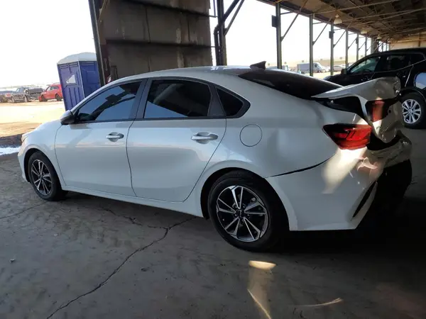3KPF24AD1PE579773 2023 KIA FORTE - Image 2
