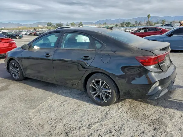 3KPF24AD1PE585055 2023 KIA FORTE - Image 2