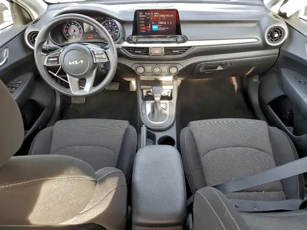 3KPF24AD1PE585055 2023 KIA FORTE - Image 8