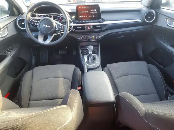 3KPF24AD1PE585105 2023 KIA FORTE - Image 8