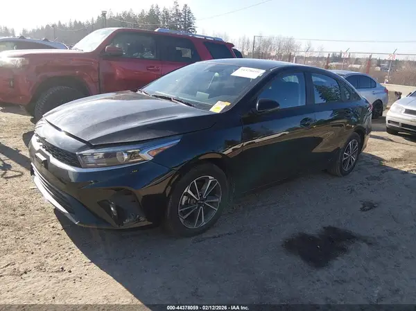 3KPF24AD1PE585475 2023 KIA FORTE - Image 2