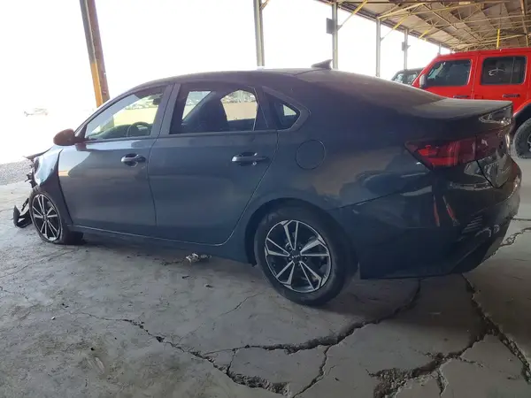 3KPF24AD1PE585587 2023 KIA FORTE - Image 2