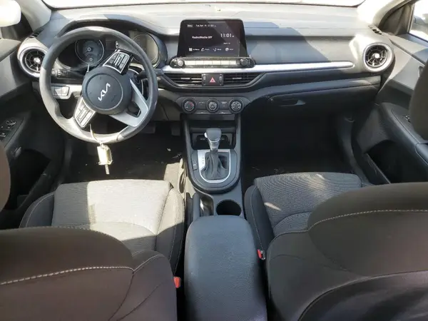 3KPF24AD1PE585847 2023 KIA FORTE - Image 8
