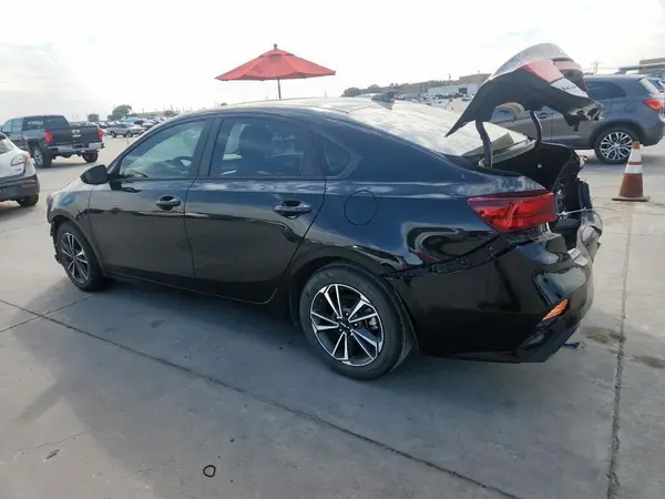 3KPF24AD1PE587047 2023 KIA FORTE - Image 2