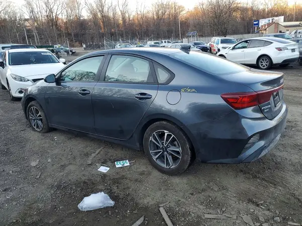 3KPF24AD1PE587680 2023 KIA FORTE - Image 2