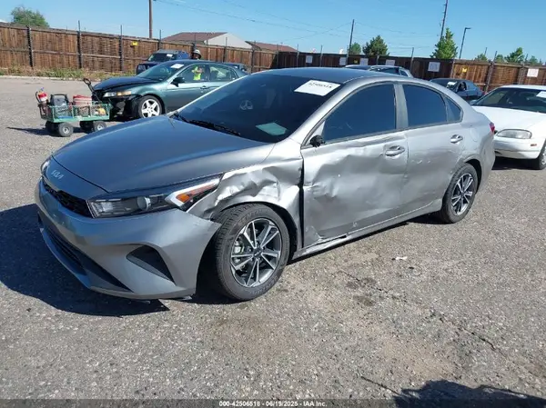 3KPF24AD1PE588408 2023 KIA FORTE - Image 2