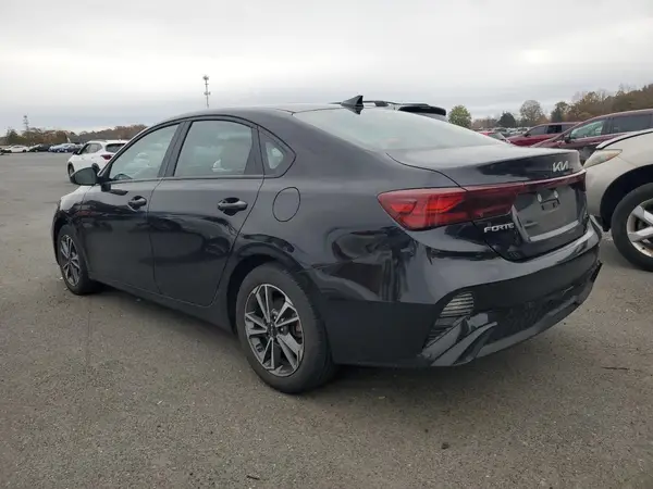 3KPF24AD1PE589249 2023 KIA FORTE - Image 2
