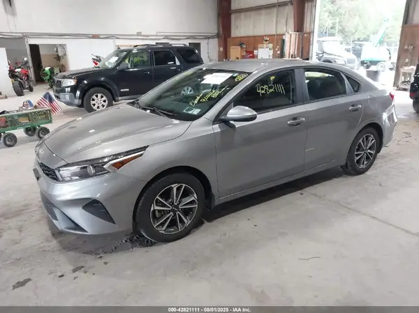 3KPF24AD1PE589297 2023 KIA FORTE - Image 2
