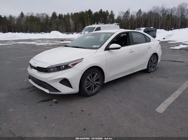 3KPF24AD1PE591292 2023 KIA FORTE - Image 2