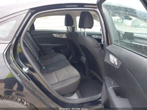 3KPF24AD1PE594919 2023 KIA FORTE - Image 8