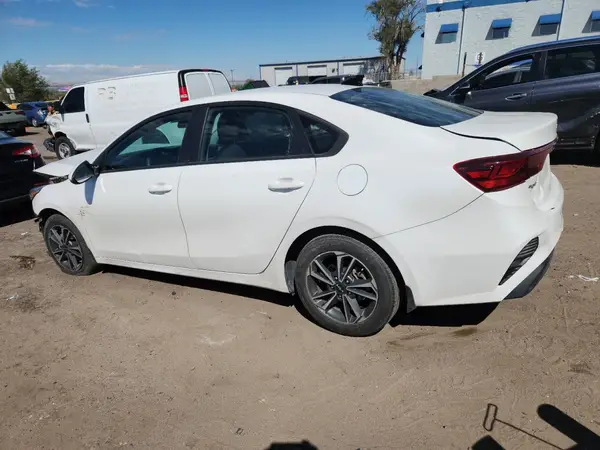 3KPF24AD1PE596217 2023 KIA FORTE - Image 2