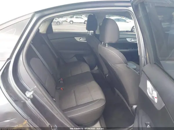 3KPF24AD1PE596802 2023 KIA FORTE - Image 8