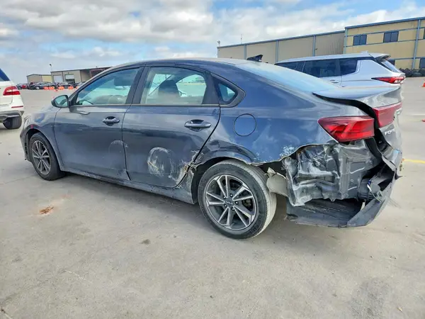 3KPF24AD1PE600900 2023 KIA FORTE - Image 2