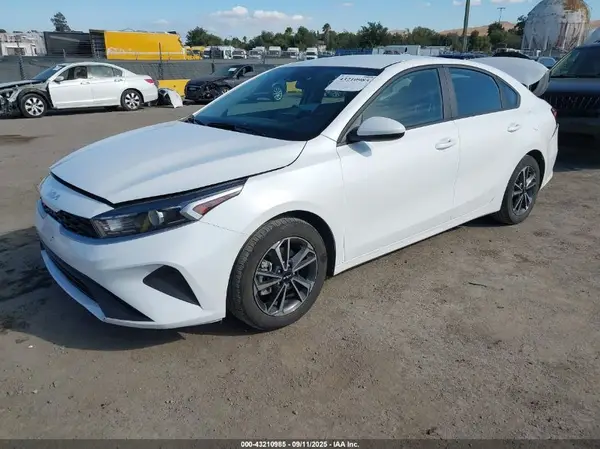 3KPF24AD1PE603540 2023 KIA FORTE - Image 2