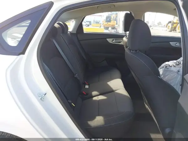 3KPF24AD1PE603540 2023 KIA FORTE - Image 8