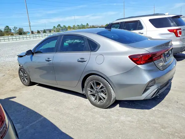 3KPF24AD1PE603554 2023 KIA FORTE - Image 2