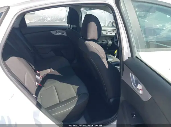 3KPF24AD1PE603831 2023 KIA FORTE - Image 8