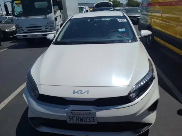 3KPF24AD1PE604476 2023 KIA FORTE - Image 2