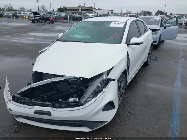 3KPF24AD1PE605188 2023 KIA FORTE - Image 2