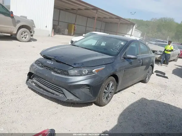 3KPF24AD1PE608849 2023 KIA FORTE - Image 2