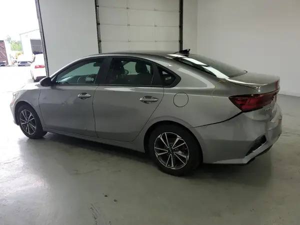 3KPF24AD1PE609273 2023 KIA FORTE - Image 2