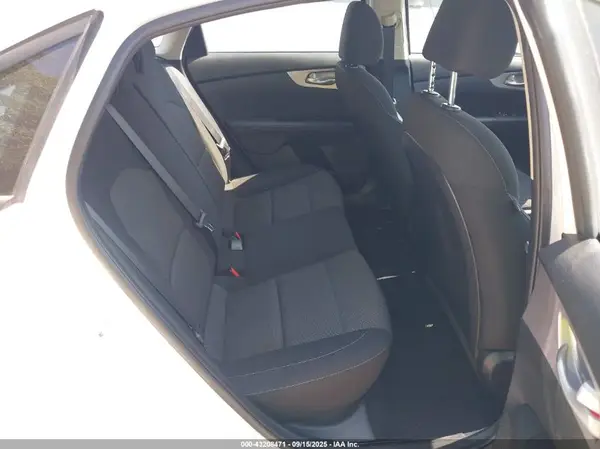 3KPF24AD1PE609709 2023 KIA FORTE - Image 8