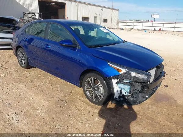 3KPF24AD1PE613386 2023 KIA FORTE - Image 1
