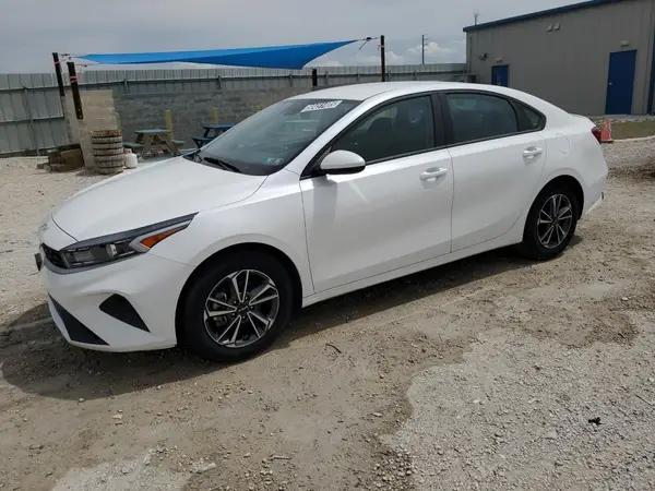 3KPF24AD1PE615252 2023 KIA FORTE - Image 1