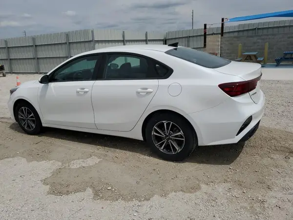 3KPF24AD1PE615252 2023 KIA FORTE - Image 2