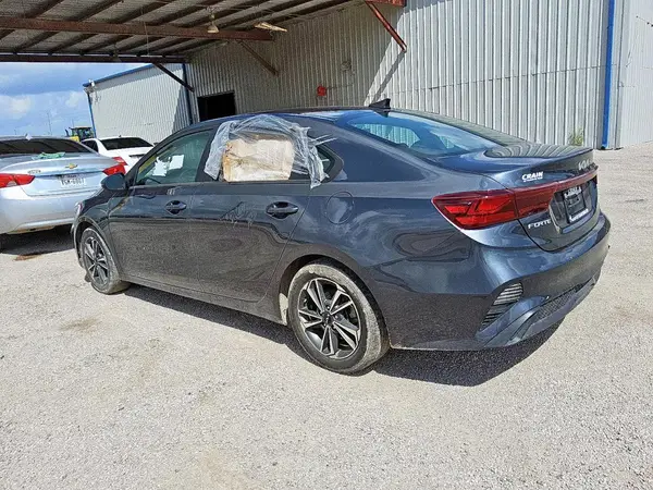 3KPF24AD1PE615364 2023 KIA FORTE - Image 2