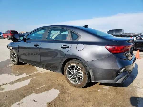 3KPF24AD1PE621469 2023 KIA FORTE - Image 2