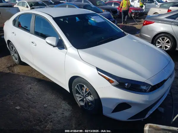 3KPF24AD1PE621729 2023 KIA FORTE - Image 1