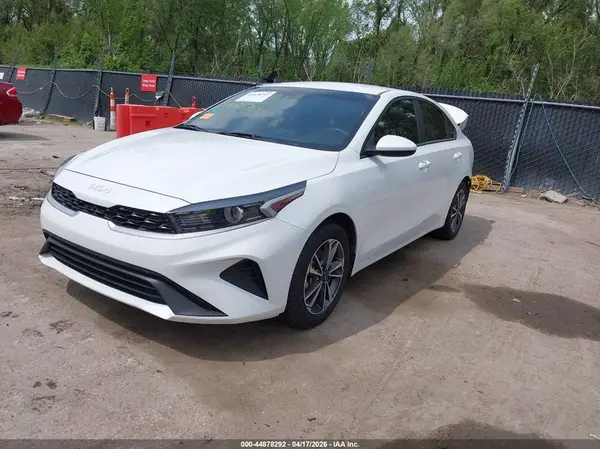 3KPF24AD1PE622279 2023 KIA FORTE - Image 2