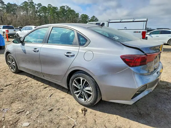 3KPF24AD1PE623058 2023 KIA FORTE - Image 2