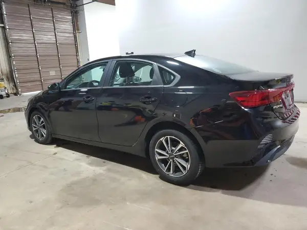 3KPF24AD1PE625392 2023 KIA FORTE - Image 2
